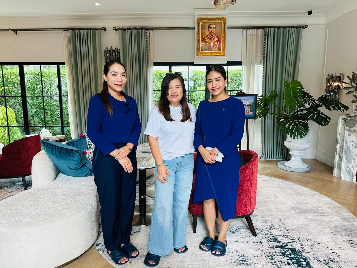 sriviratz's tweet photo. 🏡 กำลังมองหาบ้านใหม่อยู่ใช่มั้ย?

แนะนำที่นี้เลยค่ะ โครงการเศรษฐสิริ วัชรพล - เทพรักษ์ บ้านหรูสไตล์โมเดิร์น แบบบ้านดีไซน์สวย ฟังก์ชันลงตัว ทำเลติดถนนใหญ่ ใกล้ทางด่วนฉลองรัช และรถไฟฟ้าสายสีเขียว ราคาเริ่ม 13.99 ล้าน*

น้องเซลล์รอต้อนรับทุกท่านมาเข้าชมอยู่นะคะ https://t.co/f2DjI07uhW