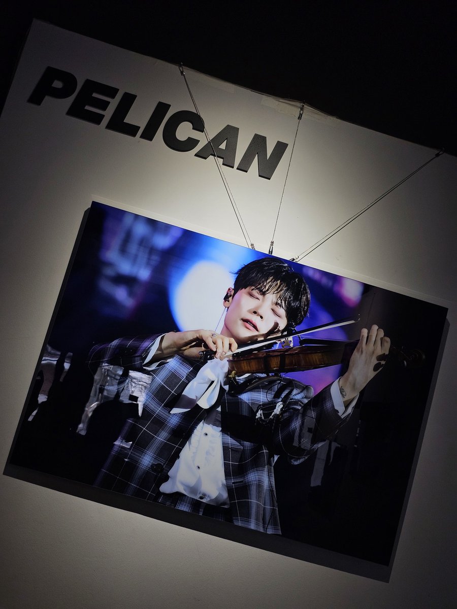 dotoree227's tweet photo. 📌 펠리칸카페

정말 역대급으로 너무 재미있고 특별했던 카페였어요ㅠㅠ 들어가자마자 우와 했었고 디저트인 마카롱도 너무 맛있었고 럭드존에 계신 스텝분들도 1등 혹은 2등 뽑아 주실 수 있도록 해주시고 예찬이 테스트력이라고 또다른 이벤트가 있었는데 다같이 맞추는 문제라고 소리 없이 예찬이가 바이올린 연주하는 영상인데 무슨 곡인지 맞출 수 있도록 해주셔서 예쁘고 귀여운 예찬네컷을 받았답니다, 2층 올라면 또다른 전시 공간이 있었는데 너무 예쁘고 정말 하나하나 다 눈으로 담았어요 예찬이를 사랑하시는 마음이 이 카페에서 다 보여지는 것 같았습니다 !! 너무 즐겁고 유쾌한 카페였어요ㅎㅎ

#Violinarium_별의선율
#예찬이라서_고마워
