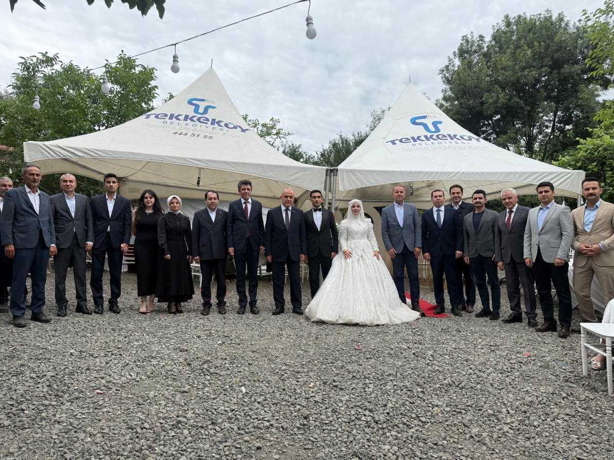 Kıymetli Ordu Valimiz Sayın Muammer EROL, Ordu İl Emniyet Müdürü Sayın Ahmet ACAR, Ordu Üniversitesi Rektörü Sayın Orhan BAŞ ve çok değerli Kaymakam arkadaşlarım düğünümüze katılarak bizleri şereflendirmiştir.                                 📍Tekkeköy/SAMSUN