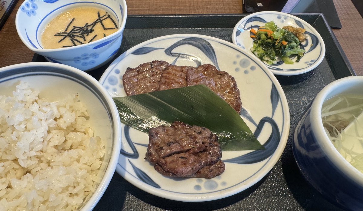 aya2472's tweet photo. #ねぎし のまるねセット✨
とろろをかけていただきまきた😊👍 https://t.co/8JDY01CDpu