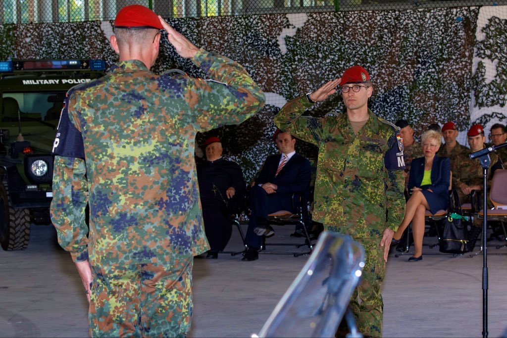 QuandtStefan's tweet image. 🫡 Aus voller Überzeugung für den #Frieden, für unsere #Freiheit und für die #Demokratie in 🇩🇪.
Staatsbürger in Uniform. Seit über zwanzig Jahren.
#Bundeswehr
#Veteranentag
#WirDienenDeutschland
