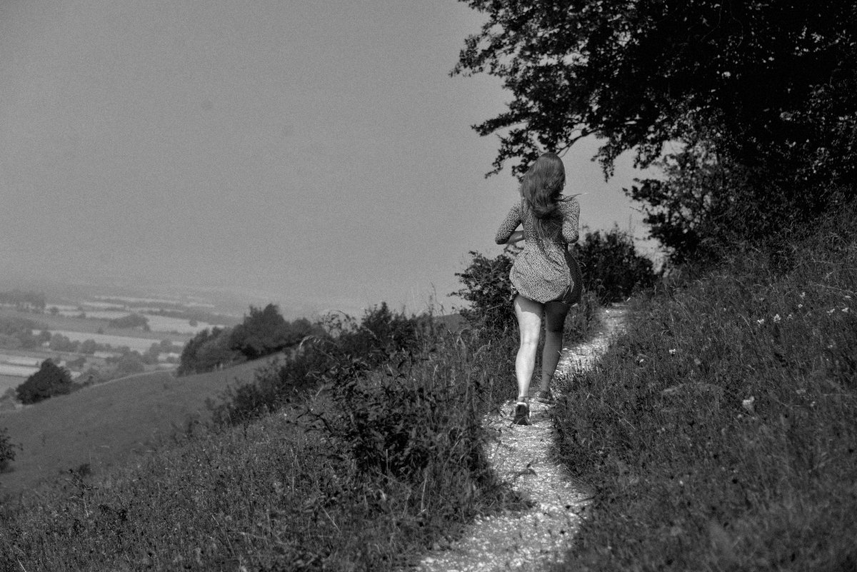rdetheus's tweet photo. La femme a une puissance singulière qui se compose de la réalité de la force et de l’apparence de la faiblesse. #VictorHugo #PenseeDuJour https://t.co/XhnQQBeoR2