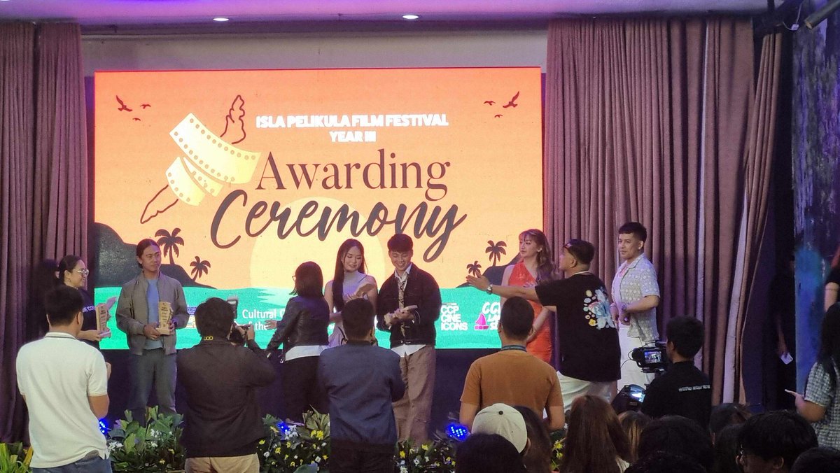 SNUGGAILS OFFICIAL (@snuggailsofc) on Twitter photo Gail Banawis is one of the guest performers for Isla Pelikula Film Festival Year 3 Awarding Ceremony!
Thank you to everyone who joined and sang along. Thank you Palawan, see you again next time! ❤️
#GailBanawis #Struggail #IslaPelikulaFilmFestival | <a href="/struggail/">GAIL BANAWIS</a> Gail Banawis is one of the guest performers for Isla Pelikula Film Festival Year 3 Awarding Ceremony!
Thank you to everyone who joined and sang along. Thank you Palawan, see you again next time! ❤️
#GailBanawis #Struggail #IslaPelikulaFilmFestival | <a href="/struggail/">GAIL BANAWIS</a>