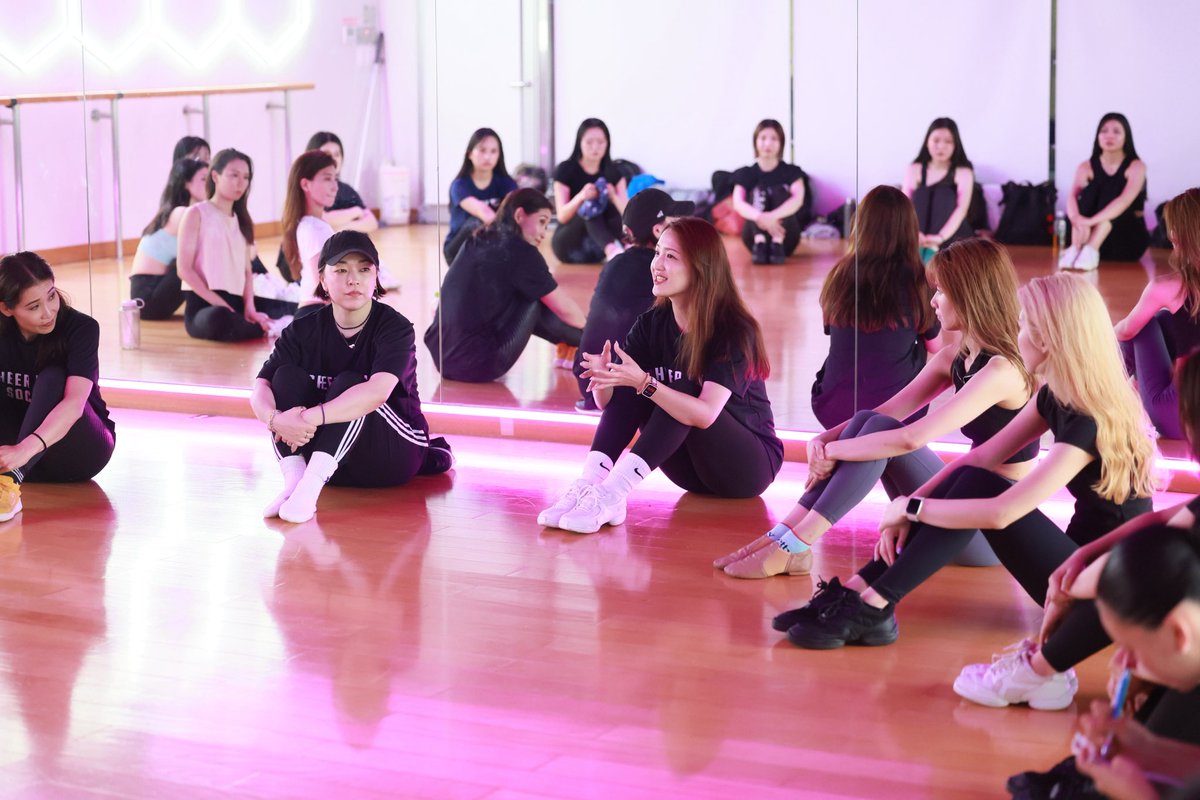 【ダンスワークショップ💃】

CUA初の九州でのワークショップ🌈
福岡にて現役で活動している方や大人のチアリーダー向けのレッスンを実施しました。
instagram.com/p/DK6UAWkz5nx/…

九州の様々なチームからご参加いただき、
とても華やかでエネルギッシュな空間となりました❤️‍🔥

#CUA #cheerunite