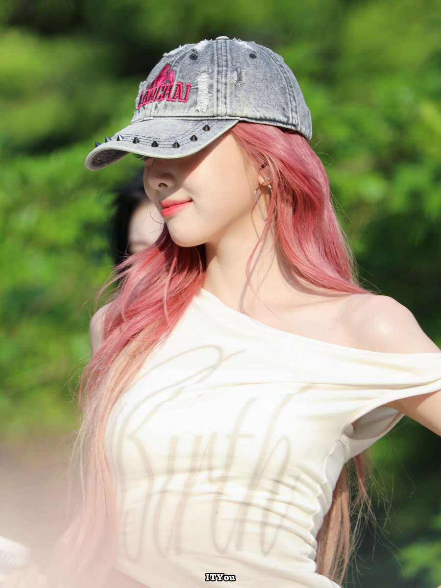 ITYou1209's tweet image. #유나 #YUNA #ITZY 
#GirlsWillBeGirls 250614 미니팬미팅