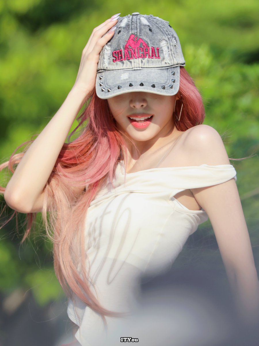 ITYou1209's tweet image. #유나 #YUNA #ITZY 
#GirlsWillBeGirls 250614 미니팬미팅