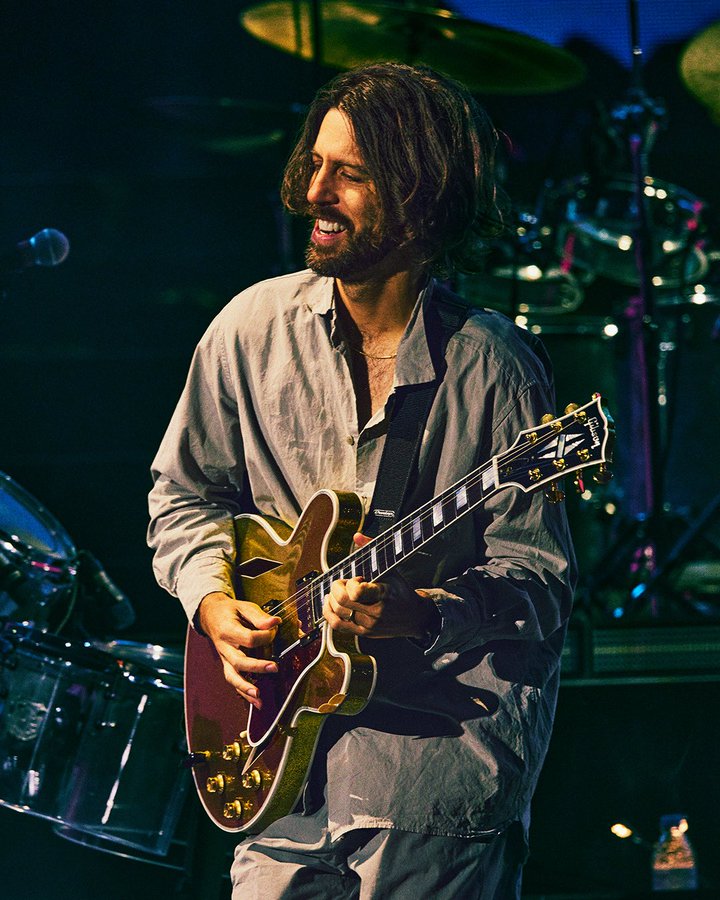 Happiest of Birthdays to the coolest guitarist out there ❤️ <a href="/WayneSermon/">Wayne Sermon</a> thank you for sharing your incredible musical gift with us for all this time and hopefully many years to come!!! Wishing you all the best for this coming year 🫶
#HappyBirthdayWayneSermon