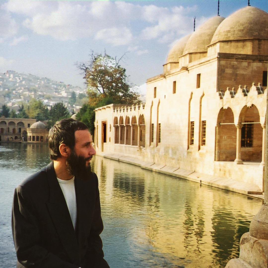 YusufCatStevens's tweet image. The last lesson of Prophet Abraham, the father of Judaism, Christianity and Islam, was ensuring that faith in the oneness of God was central to his children's future.
In Urfa, South East Turkiye - considered to be the birthplace of Prophet Abraham.
#Peace #Abraham #Unity…