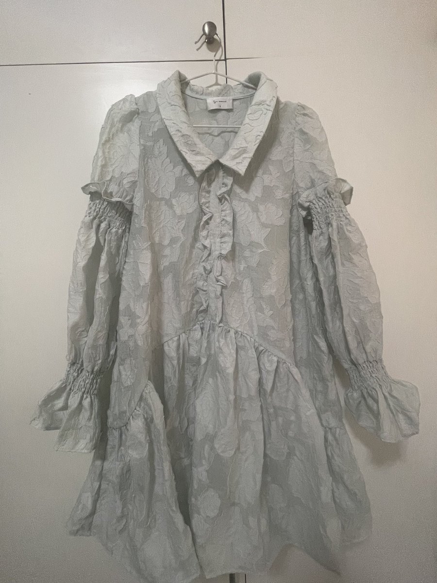nataravee's tweet photo. Lyn around size s 100 บาท
Flat size s 100 บาท
ค่าส่ง 50 บาทต่อบ้านจ้ะ
#ส่งต่อเสื้อผ้ามือสอง #เสื้อผ้ามือสอง #เสื้อผ้ามือสองสภาพดี #เสื้อผ้า #สายฝอ #โล๊ะตู้ #โล๊ะตู้เสื้อผ้า #โล๊ะเสื้อผ้า https://t.co/hqDFzWRJpt