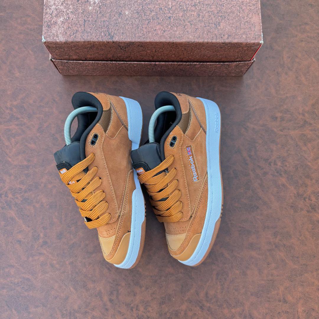 *REEBOK CLASSIC*
*SIZE 40,41,42,43,44*
*PRICE 85,000*
Call : #0692958334

*KARIBUNI*