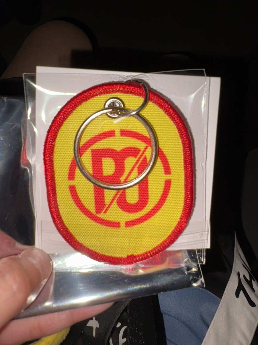 rnrn_tsts's tweet photo. 【交換・買取・譲渡】FLOWフェス フロフェス FLOW THE FESTIVAL 2025 FTF おふろ刺繍キーホルダー

譲
BACK-ON

求
BLUE ENCOUNT
flumpool
OxT https://t.co/o7TpeGjj7G