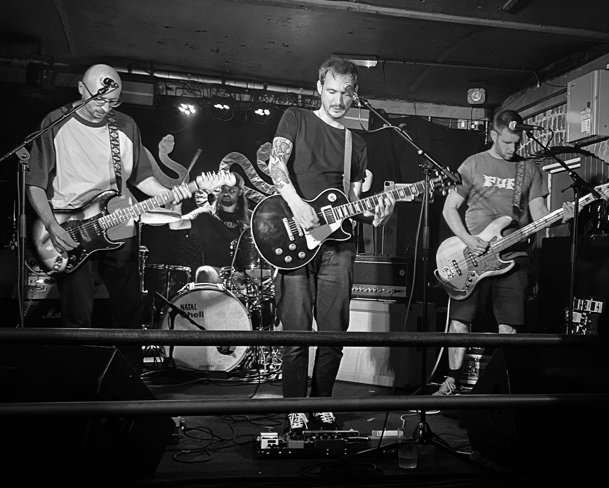 Great night at <a href="/ExeterCavern/">Cavern</a> last night with <a href="/wehavesnakeeyes/">snake eyes</a> and Hairpin.