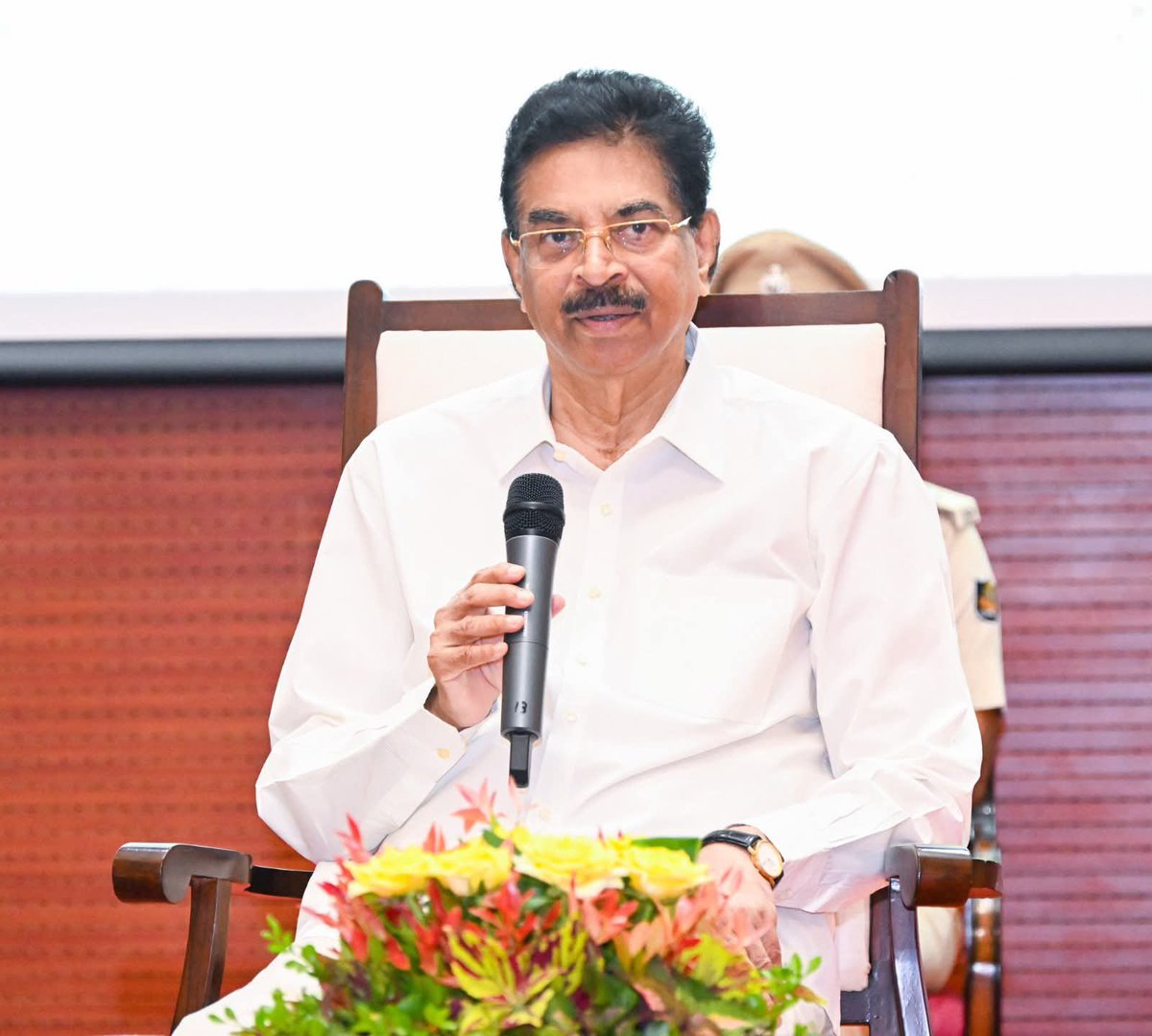ଓଡ଼ିଶାର ମାନ୍ୟବର ରାଜ୍ୟପାଳ <a href="/DrHariBabuK/">Dr. Hari Babu Kambhampati</a> ଙ୍କୁ ଜନ୍ମଦିନର ହାର୍ଦ୍ଦିକ ଶୁଭେଚ୍ଛା ଓ ଶୁଭକାମନା । ମହାପ୍ରଭୁ ଶ୍ରୀଜଗନ୍ନାଥଙ୍କ ନିକଟରେ ତାଙ୍କ ଦୀର୍ଘ ଓ ନିରାମୟ ଜୀବନ କାମନା କରୁଛି l
<a href="/GovernorOdisha/">Governor Odisha</a>