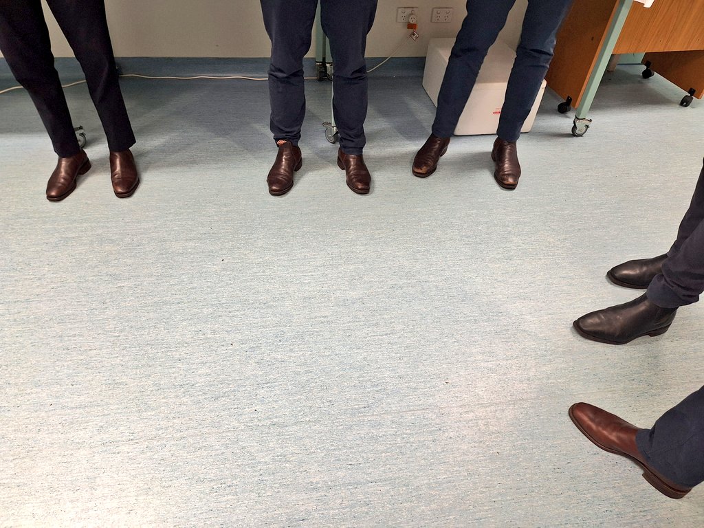 There is still definitely a 'uniform' at surgical courses 🤣
#MedEd #MedTwitter