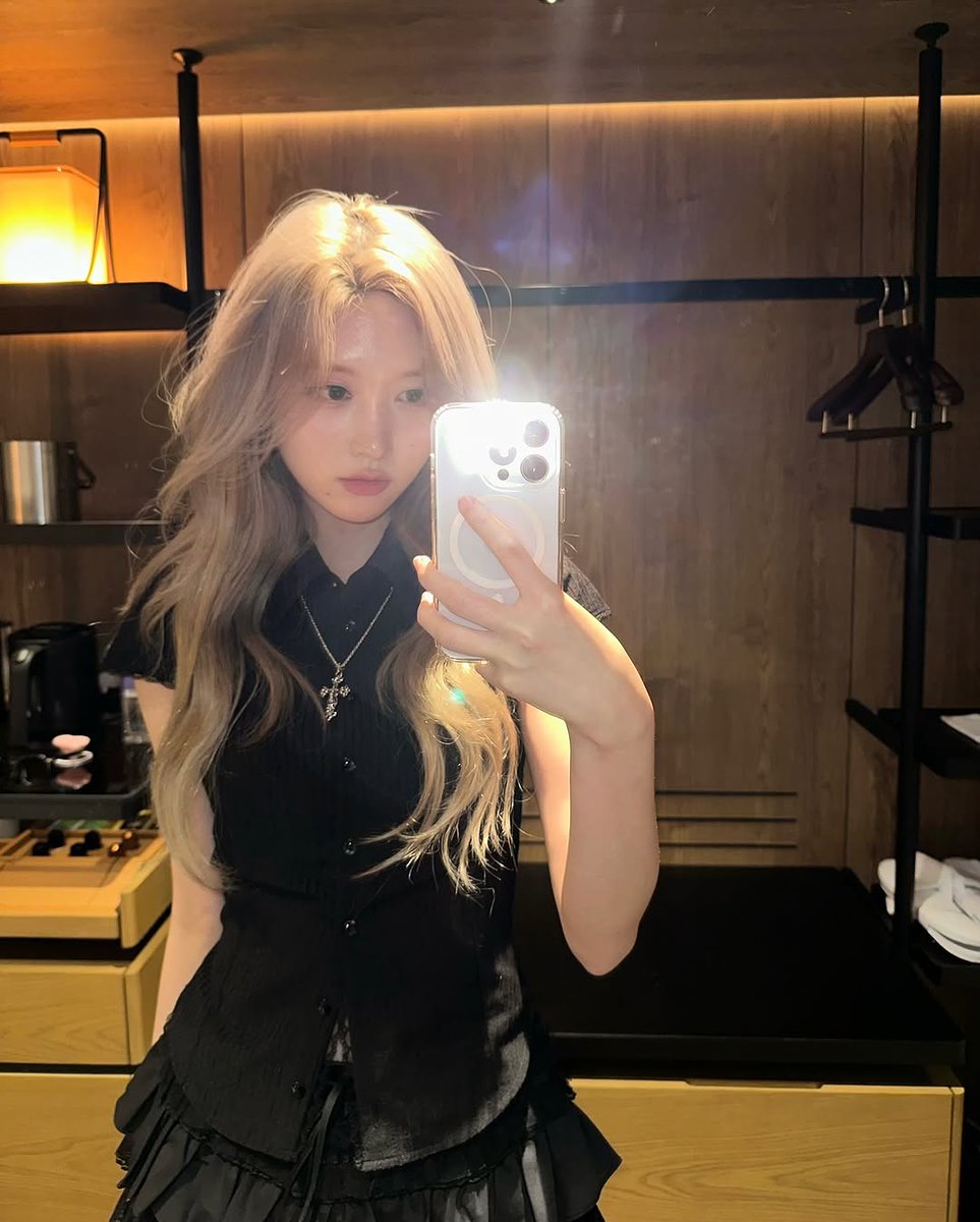 autumnjiwon's tweet photo. AND WE GOT IT https://t.co/WlXMwtxo3p