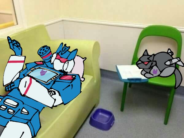 Sighs
#transformers #ttf #Soundwave #idw  #ravage #therapy