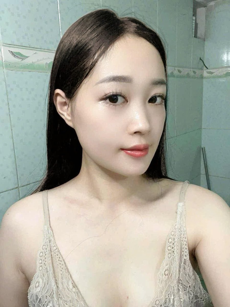 Anhkun99's tweet photo. Mặt mộc 🥹🥹 https://t.co/CiwcTfPMNO
