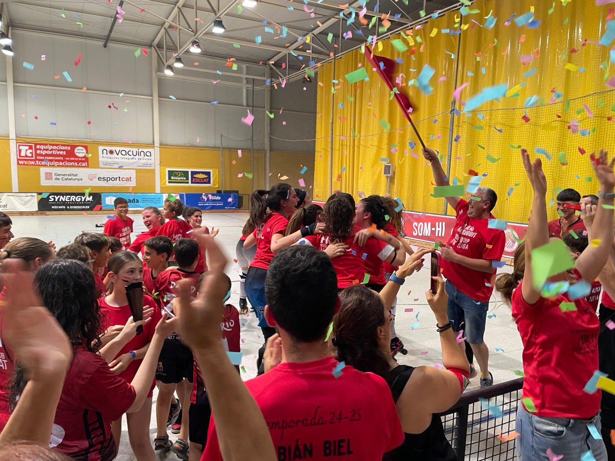 Esports en Xarxa (@esportsenxarxa) on Twitter photo 🔊 Play-off ascens #OKLigaIberdrola | <a href="/MatsZilken_9/">Mats Zilken</a>, entrenador <a href="/HCAlpicat/">HC Lleidanet Alpicat</a>: "Ens hem guanyat pujar des del dia 1 i estem on ens toca" / Martina Juncà, jugadora: "L'important és haver pujat; fer el gol és igual"/ Arantxa González: "Si no es penca des del minut 1 estarem en zona de 🔊 Play-off ascens #OKLigaIberdrola | <a href="/MatsZilken_9/">Mats Zilken</a>, entrenador <a href="/HCAlpicat/">HC Lleidanet Alpicat</a>: "Ens hem guanyat pujar des del dia 1 i estem on ens toca" / Martina Juncà, jugadora: "L'important és haver pujat; fer el gol és igual"/ Arantxa González: "Si no es penca des del minut 1 estarem en zona de