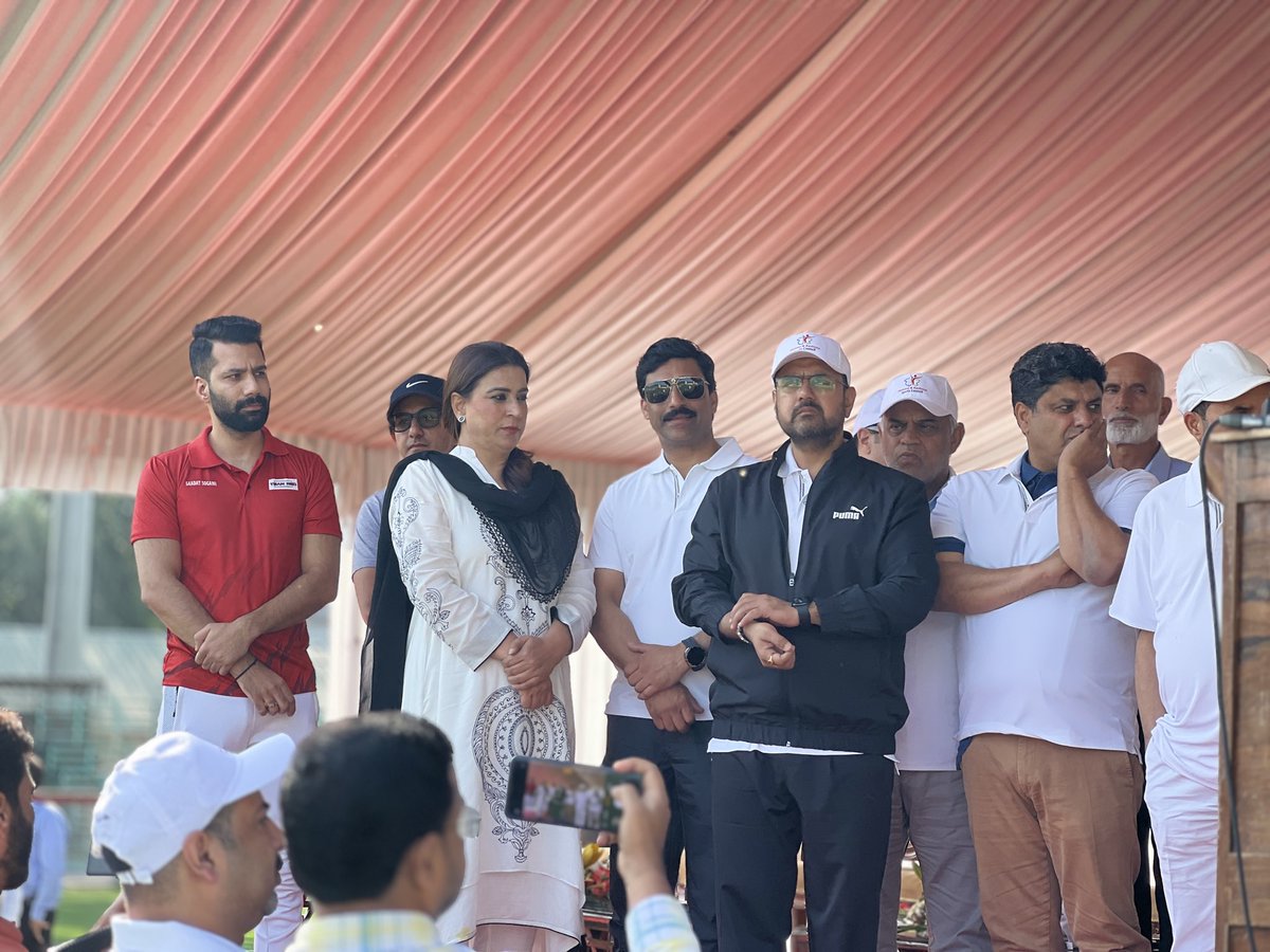SaadatSogami's tweet photo. Grateful to Hon’ble Minister @satishsharmajnk for inviting me &amp; @TeamRed_NGO members to Pedal for Peace — a @JKSportsCouncil initiative promoting unity &amp; wellness. 
Honoured to share the stage with esteemed leaders &amp; officials. 🚴‍♂️🕊️ 

#Cyclothon #TeamRed #JK #Sports #Youth https://t.co/txCsxGsBWl