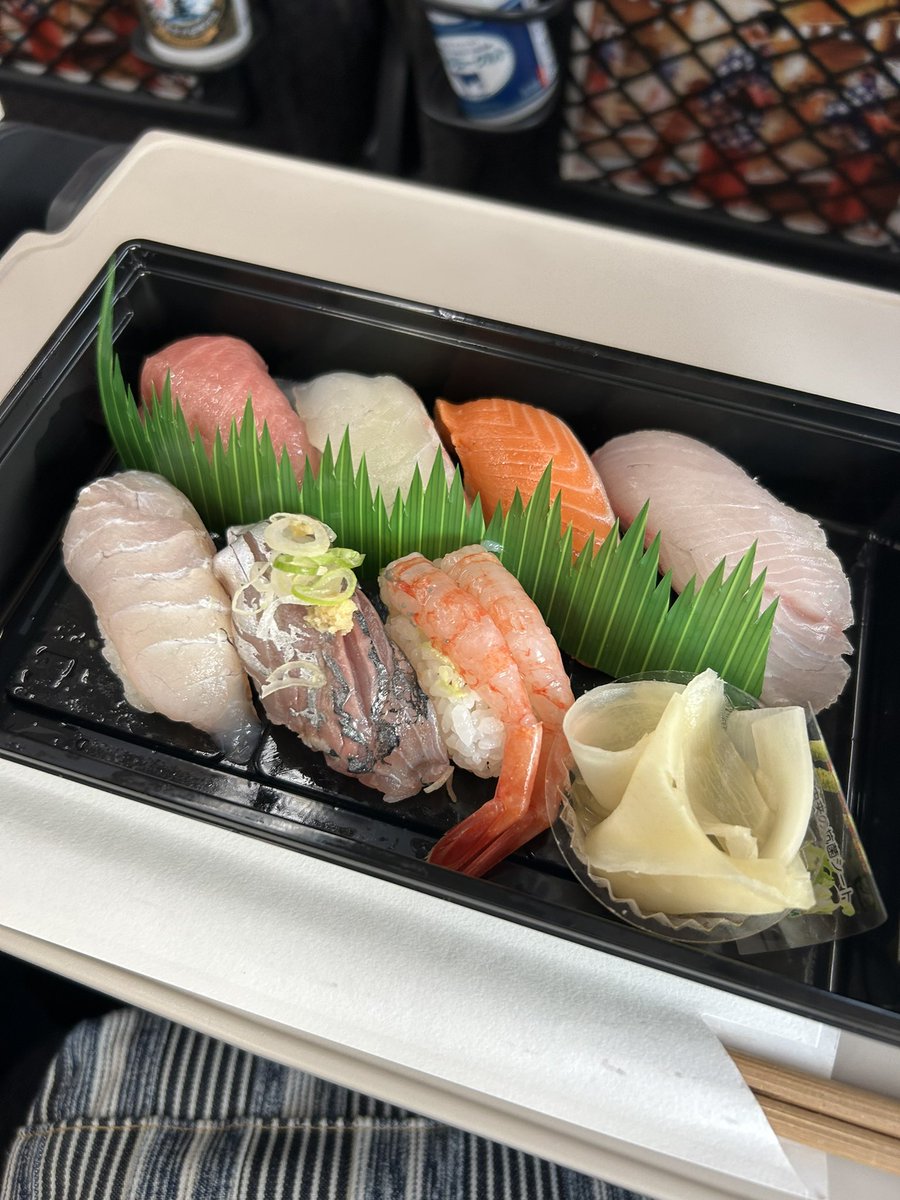 ことぶき寿司C/Oまいもん寿司さんにて
テイクアウトし帰路へ。
お寿司で傷心を癒してもらおう😭
#マリサポ新潟遠征