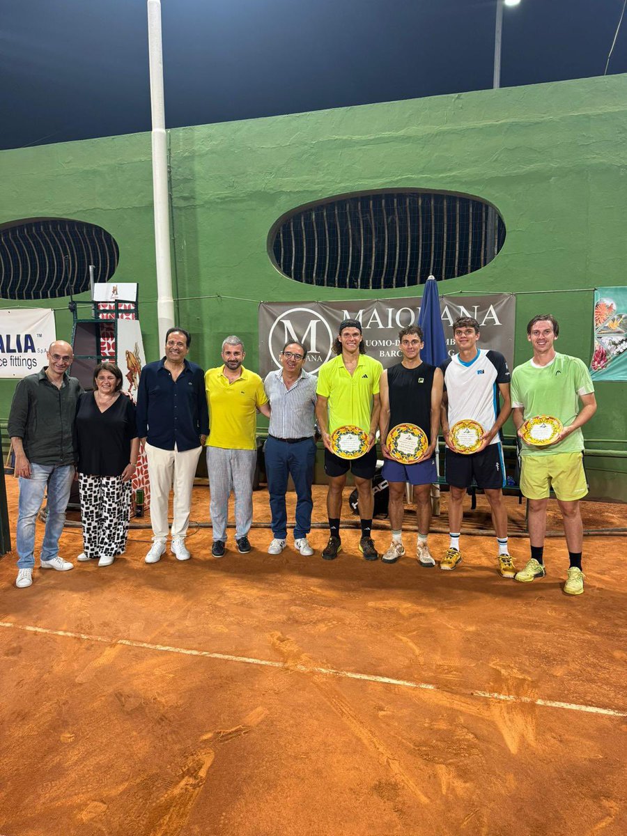 Finals week in Messina 🇮🇹🔥

Well done to Lorenzo Sciahbasi for reaching both the singles and doubles finals at the ITF M15 in Messina, and to Rocco Piatti for making it to the doubles final alongside him.

Keep going guys 💪🏼