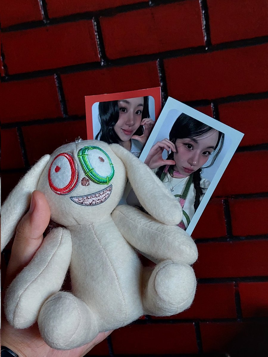 jake ☁️ (@minesoonwoo) on Twitter photo ☁️ #scy_sooyoungreceipt !
my chaeyoung plushie finally came home 🥲🫶🏼 this is THEE chaeyoung merch for me, pwede na yata ako magretire jk
tysm <a href="/_monarchyyyyy/">Scy ✨| TwiceVelvet ft. TY, IU, Olivia</a> for packing her safely and for selling her to me! 🤍 ☁️ #scy_sooyoungreceipt !
my chaeyoung plushie finally came home 🥲🫶🏼 this is THEE chaeyoung merch for me, pwede na yata ako magretire jk
tysm <a href="/_monarchyyyyy/">Scy ✨| TwiceVelvet ft. TY, IU, Olivia</a> for packing her safely and for selling her to me! 🤍