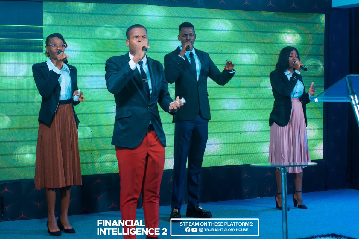 tlghofficial's tweet photo. CHOIR MINISTRATION || FIRST SERVICE  

🎶 🎼 🎵 🥁 🎸 

Awesome God, how great Thou art
You are God, mighty are Your miracles
We stand in awe of Your holy name
Lord we bow and worship You

MINISTRATION BY: The Lighters Choir
.
.
.
#SundayService  #Choir #TruelightGloryHouse https://t.co/0sCe8DBZU8