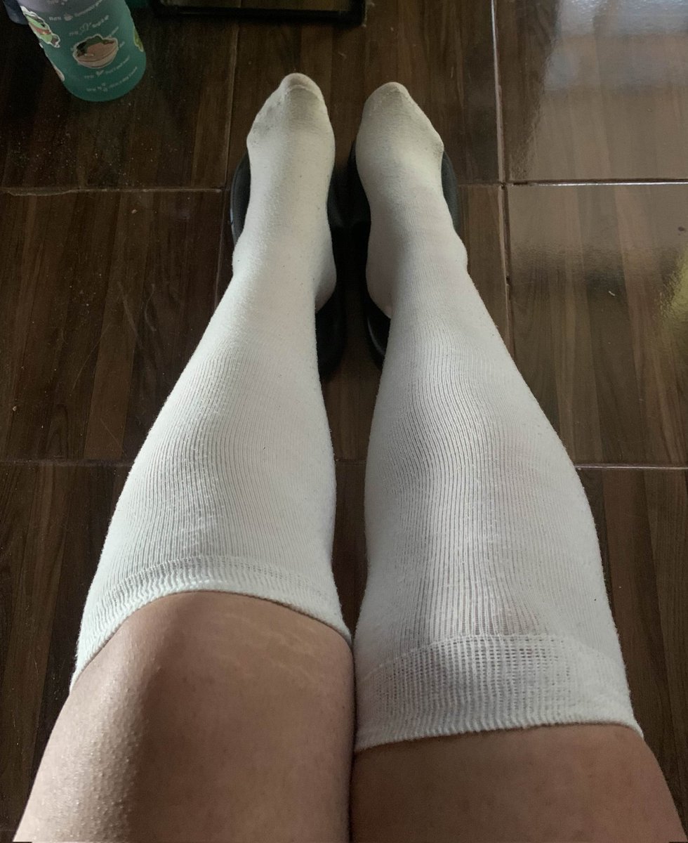 koemitrap's tweet photo. regrese~ 

#feetworshi̇p #feetfetısh #femboys #tighs https://t.co/hk1GLG0Swh
