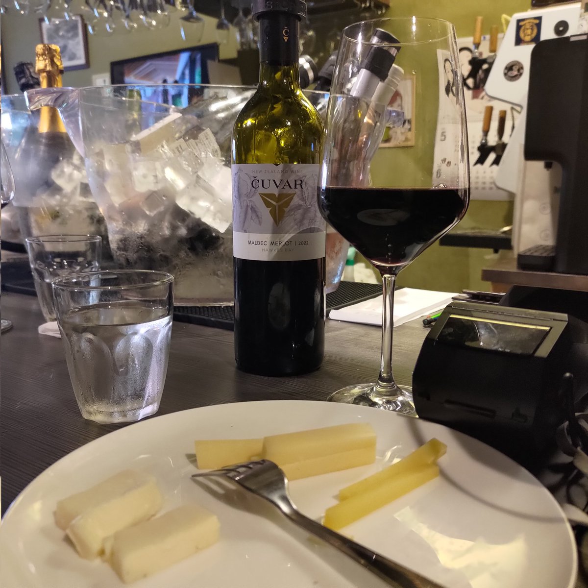 HnCitrus's tweet photo. これが最後かな。マルベック・メルロー。
#ニュージーランドワインの魅力 #NZワイン #NZWineJapan #コルクのきまぐれ #URACORK #WineBarURACORK #ウラコルク #岐阜のグルメ @DiscoverNZ_JP https://t.co/qgnCW0HAMA