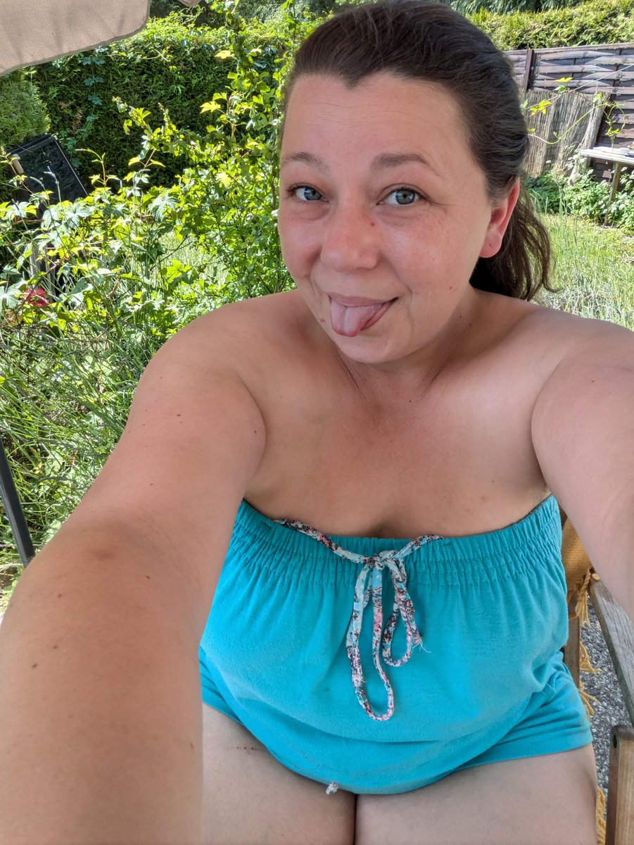 stripchat.com/KasiaPrivat/fo…
#outdoor #draußen #nomakeup #kasiaprivat #naturalbeauty #berlin #naturpur #hairy #sensual #werbung #videos #playtime #spinthewheel #livetouch #spielzeug