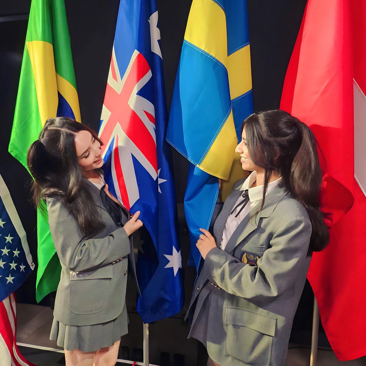 kittenvers's tweet image. 𝕥wo pwetty fr𝕚ends (＃ ＞ ＜)♡ que discuten por cuál es el mejor #女主角ᰔ𝔓rǝー𝐑e𝐥ea͟𝕤ǝ, una batalla muy dividida pero en el fondo todo el mundo sabe que #vo𝕝𝟶𝟷ːëi𝕥hǝr𝐖𝕒y es superior que se pega a tu mente como un audio subliminal 💓🗣

𝚜h𔘓r𝕥 &amp;amp; 甜的 ⋆｡#𝕔an𝚍y !