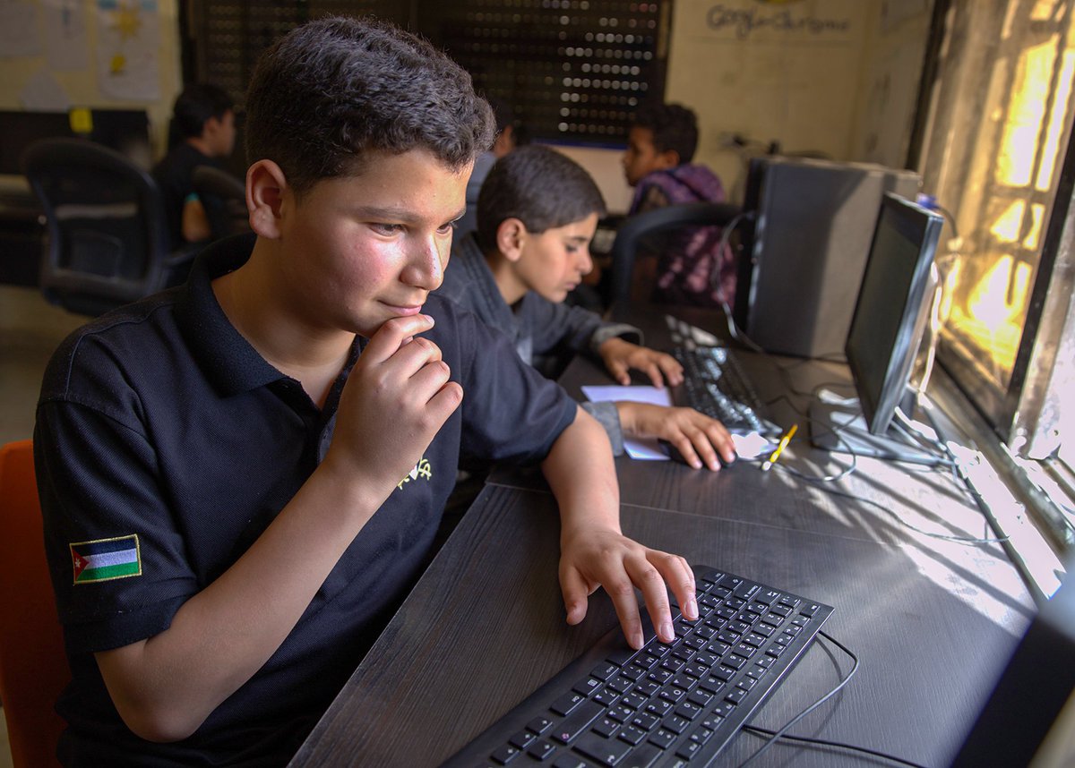 UNICEFJordan's tweet photo. 🖥️⌨️💭"What I look forward to the most here are the computer lessons!" Says Mohammed, 14, while attending a @UNICEF-supported #Makani centre in Amman.
#UNICEFthanks 🇩🇪@BMZ_Bund @KfW_int https://t.co/bqeXB2Vn8z