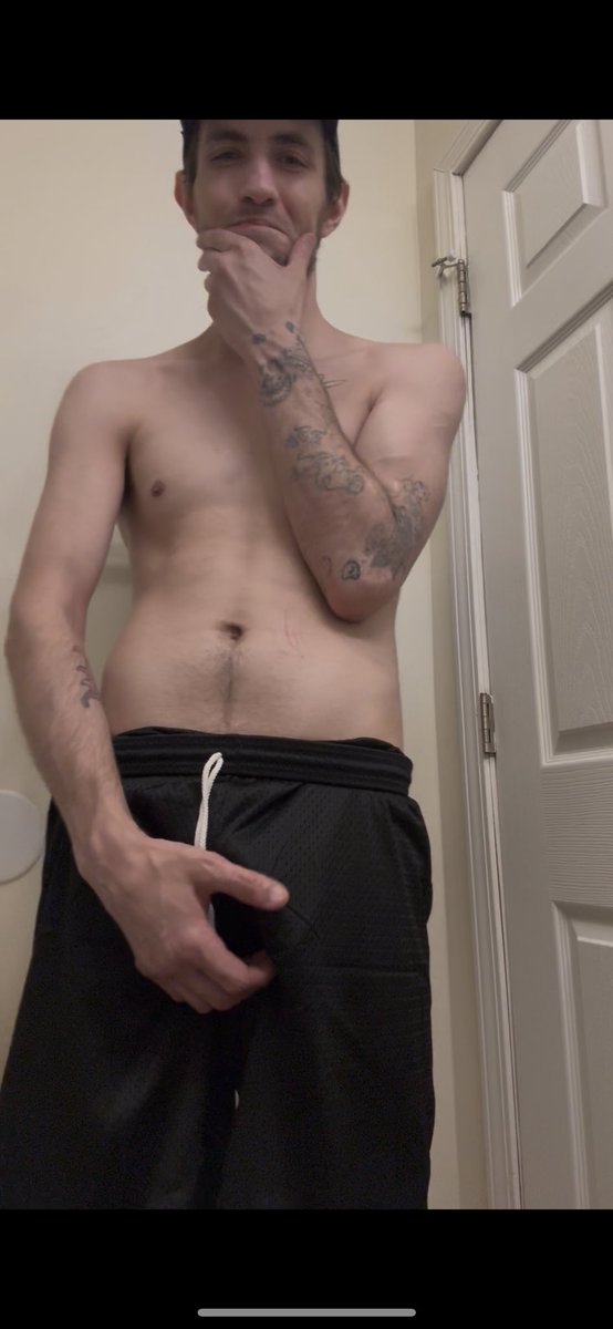 55motionB's tweet photo. New shorts🤔print check✅ #print #vline #outline #check https://t.co/Isg82Bnysx