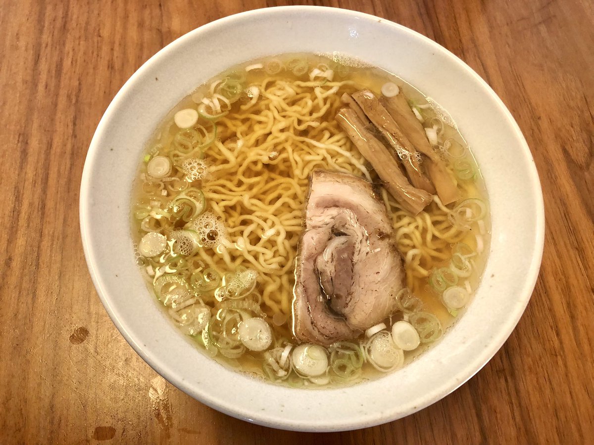 最近ハマってる「RAMEN JAPAN」
15分という絶妙な尺でご当地ラーメンの生い立ちや構造を取り上げるテレビ番組
先日観たのが「釜石ラーメン」
歴史的背景に興味があったのと、澄んだ汁に泳ぐ細麺が魅力的だったので、それっぽい物を作ってみた
#RAMENJAPAN
#自作ラーメン研究会
nhk.jp/p/ts/38PJP4G9M…