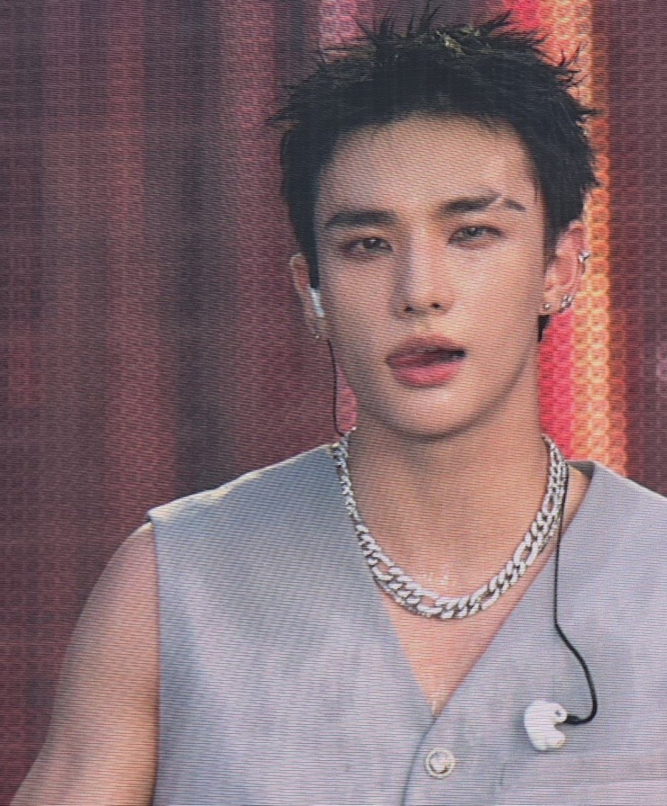 binchannie's tweet photo. it’s 5 in the morning and wow work is gonna be good today https://t.co/zedj9iT5qf