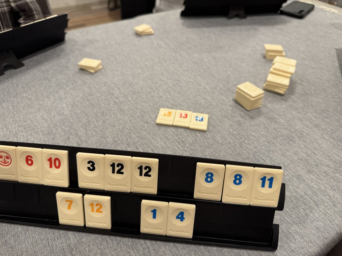 蒸し暑い今日は空調の効いた大阪高槻ボードゲームスペース NAGAKUTSU <a href="/NAGAKUTSU6/">大阪/高槻ﾎﾞｰﾄﾞｹﾞｰﾑｽﾍﾟｰｽ「NAGAKUTSU」ﾅｶﾞｸﾂ</a> 様でボードゲームをプレイ
スタッフや同卓の皆様のおかげでリラックスできました
性格の穏やかな良いお客さまが多くボードゲーム初心者🔰の方も安心してプレイできますよ