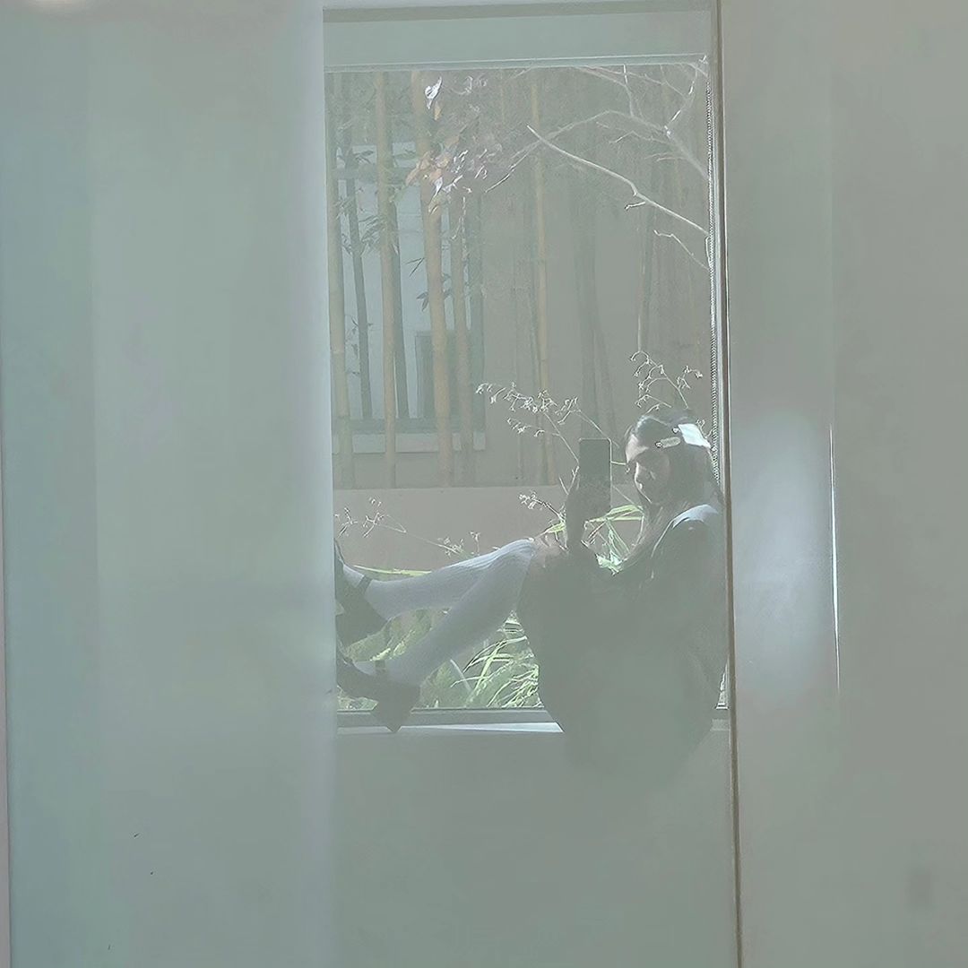 kittenvers's tweet image. un par de fotos minutos antes de caer en la demencia total por el #데뷔𝔖𝕒mʼ𝐶a͟tೕ 🛍♡! verán que odio llegar tarde a los lugares pero luego de tantas partidas de among us fue una tarea difícil, pero jamás dejaré de #𝔖h𝕚nīngː같은ᰍ𝔖un w/ them

undǝf𝕚ne͞d 🎠 ︎✺ ⊰ #ne𝐣i !