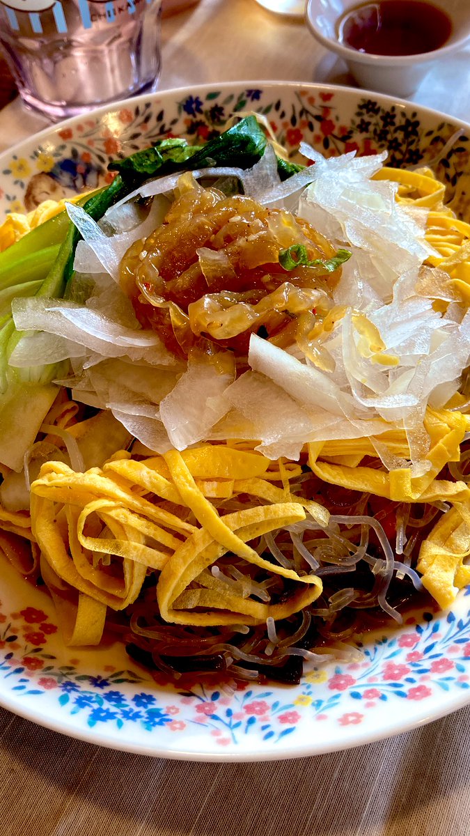 今日も1日(*´∇｀*)ｵﾂｶﾚｻﾏー
あっという間に日曜日終わっちゃうね
今日は蒸し暑い(´・ω・｀)
明日からもっと暑くなるみたいだね
今日はおつかれなので簡単に〜
おうちごはんだよ(ﾉ≧∀≦)ﾉ🍚✨️
〇冷やし中華風春雨
〇豚の生姜焼き
〇チンゲン菜の中華スープ
ｲﾀﾀﾞｷ━(人˙꒳˙ )━ﾏｽｯ