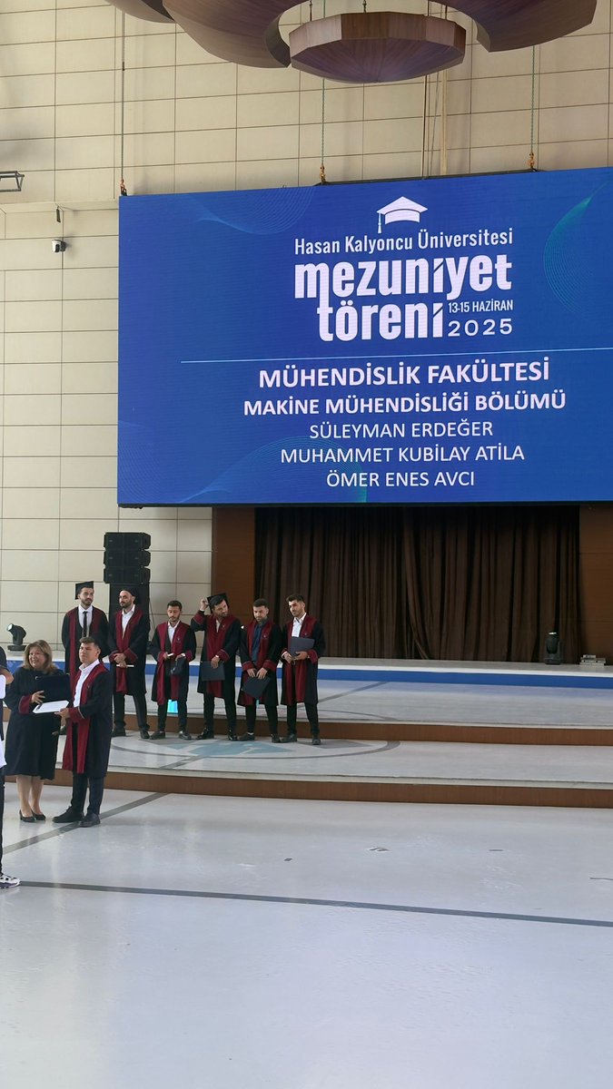 🎓 Hasan Kalyoncu Üniversitesi Mühendislik Fakültesi olarak dün tüm bölümlerimizden mezunlarımızı gururla uğurladık.

🔹 Makine, Endüstri ve Yazılım Mühendisliği, ilk mezunlarını verdi. 👩‍🎓👨‍🎓

🚀 Yeni mühendislerimize hayat boyu başarılar diliyoruz! 💐

<a href="/hkunv/">Hasan Kalyoncu Üniv</a>
<a href="/TurkayDereli/">Türkay Dereli</a>