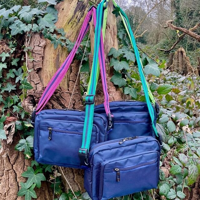 Never forget your dog walking essentials again with this fabulous bag from @RegBob1 

Perfect for all your adventures this stylish and versatile waterproof bag can be worn across the body, as a bum bag or as a shoulder bag

dotty4paws.co.uk/product/reg-bo…

#UKGiftam #dogsoftwitter