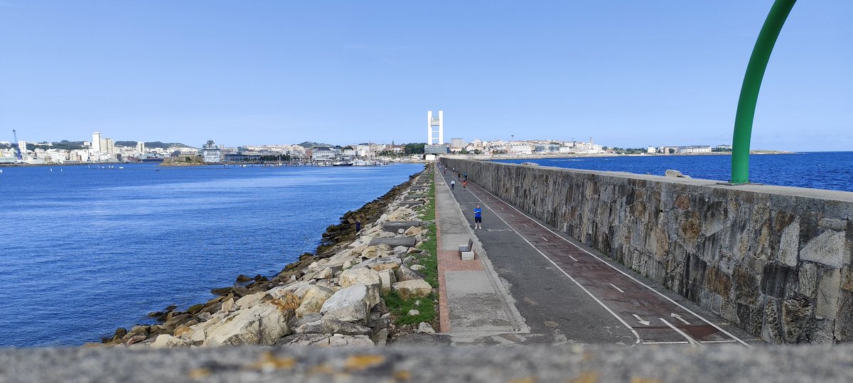 Elige bien quien te acompaña en el camino... #coruña