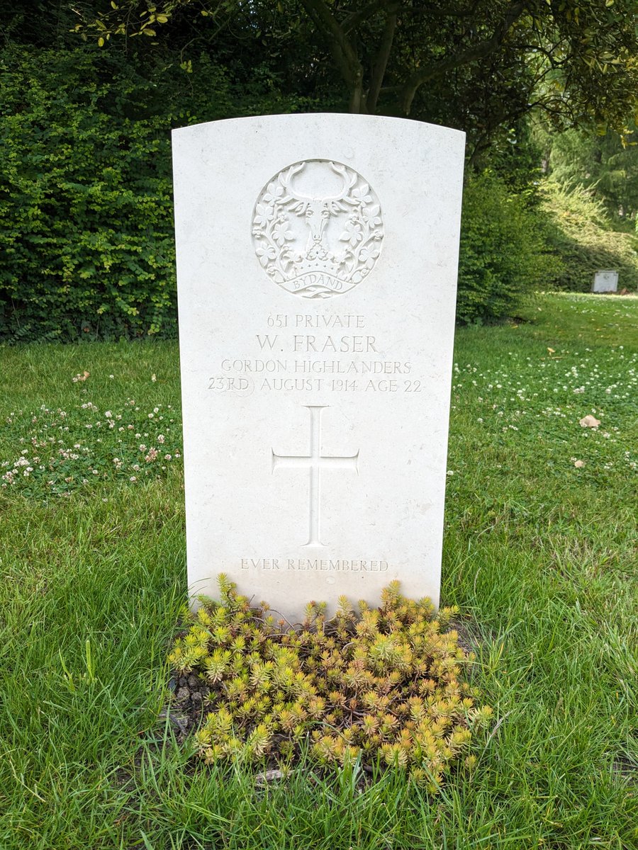 The headstone on the grave of Private William Fraser - note the amended date of death.
