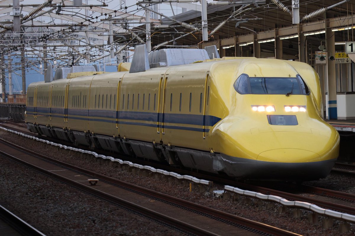 ドクターイエロー応援リレー！
T5編成・試運転下り

思いがけぬ走行（笑）
博多までお気をつけて！

すんげ〜蒸し暑い…
#ドクターイエロー