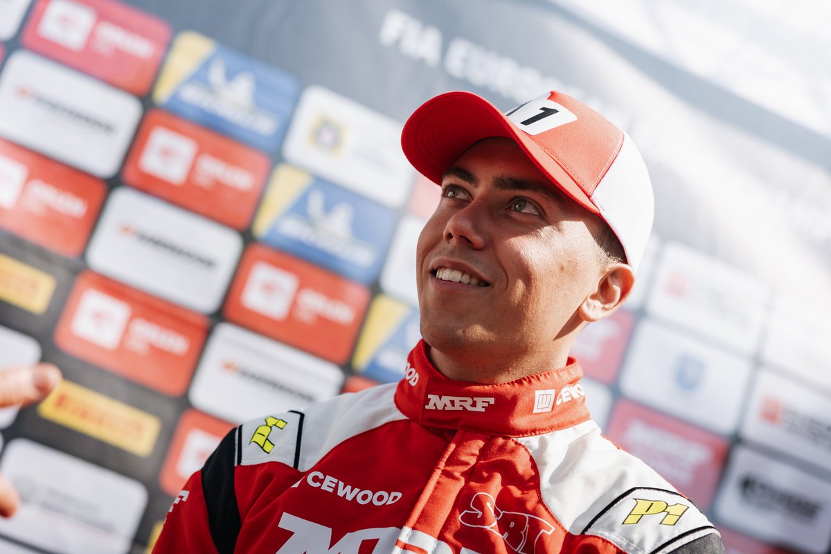 Raport na półmetku niedzielnej rywalizacji👇

Rywalizację na OS 10 zakończył lider klasyfikacji przejściowej ERC - Roope Korhonen✖️

W klasyfikacji ORLEN OIL 81. Rajdu Polski po OS 11 cały czas prowadzi Mārtiņš Sesks. Na drugiej pozycji znajduje się Miko Marczyk.