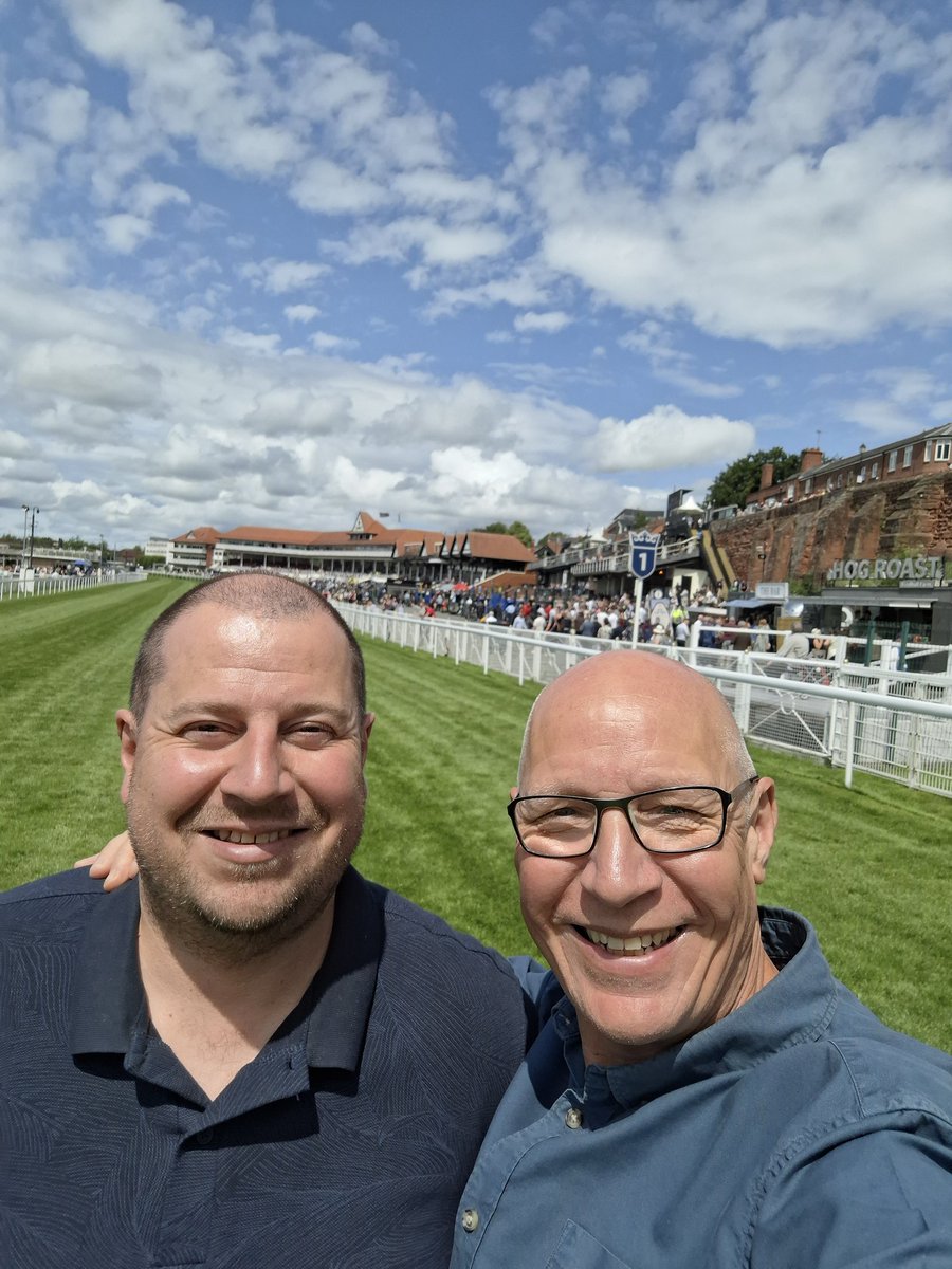 SCoaty's tweet photo. Great day at @ChesterRaces yesterday  with @robertblythin #chesterraces https://t.co/Yh7vaqqmJY