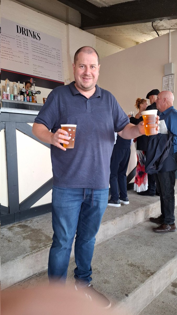 SCoaty's tweet photo. Great day at @ChesterRaces yesterday  with @robertblythin #chesterraces https://t.co/Yh7vaqqmJY