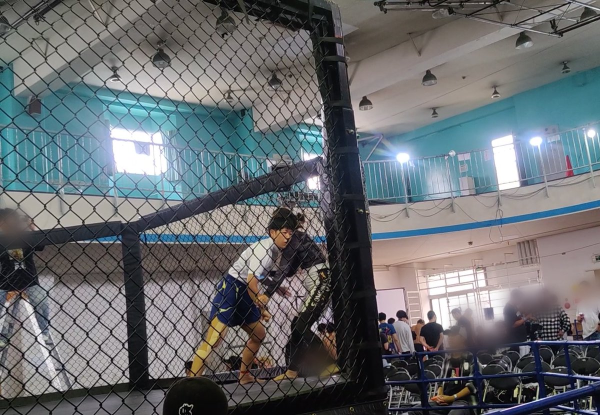 TheOkachan's tweet photo. KROSS×OVER CAGE.6 アマチュア Level-G に出場させていただきました!
無事判定勝ち納めることができました!
怪我なし!
SNS投稿が結果のみになってしまってすみません、次回はお知らせをちゃんとすることも課題です!
今後とも、ノーギドッグ君とその飼い主をご贔屓に!
#KROSSOVER #LEVELG https://t.co/5r5Vo3jIiu