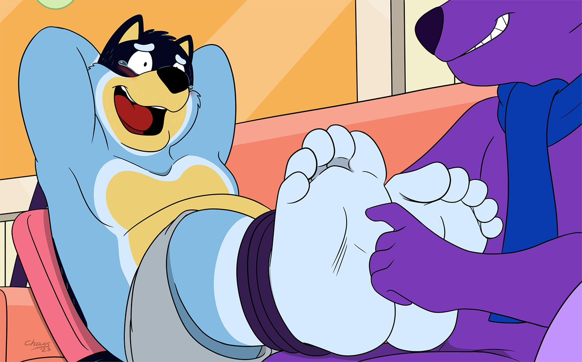 David has decided to give the world's favorite dad a visit for Father's day, but I don't think Bandit likes David's gift.

Full res is on my patreon. Or what counts for it on there, anyway.