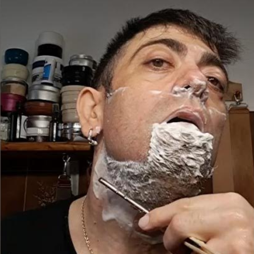 ilRasoiocom's tweet photo. 📷📷 Nuovo #WetshavingArt Video Alert! 📷📷
Guarda come la tecnica di Giuli82! Poi prendi il tuo rasoio e la tua telecamera 📷è il tuo momento! Condividi il tuo stile con [#ChallengeRasatura]. Diventa tu l'ispirazione!  
#RasaturaPerfetta#ilRasoio.com
https://t.co/8nL8xhlwLx https://t.co/cm3TxB5NMP