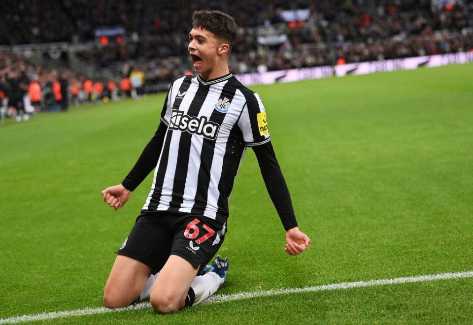NufcFiend's tweet photo. 🔥🏴Lewis Miley is going to be massive for us
Didn’t get many chances last season with no Europe— but that’s about to change.
Premier League, FA Cup, Carabao and Champions League...
Breakout season loading. ⚫️⚪️🔥
Thoughts on him??? 👀👀
#NUFC #LewisMiley #Magpies https://t.co/TQhN0FCVEh